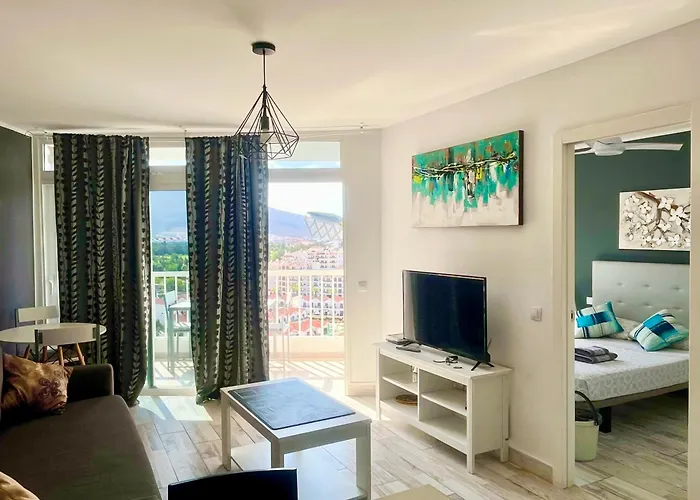 Torry De Yomely Sea View