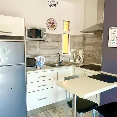 Torry De Yomely Sea View Apartment